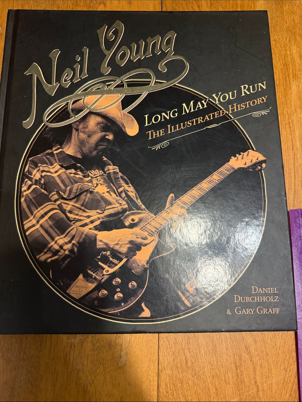 Givvy Neil young the illustrated history, hardcover book collectors edition